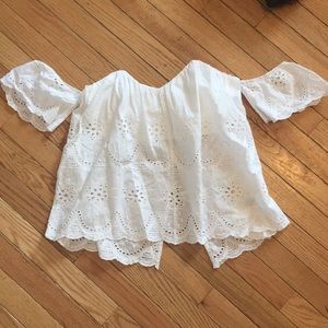 White eyelid Flutter sleeve top!